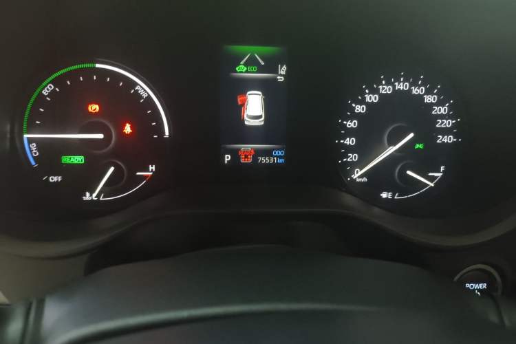 Used Toyota Granvia 2024 2.5L Hybrid Comfort Edition Odometer Close Up