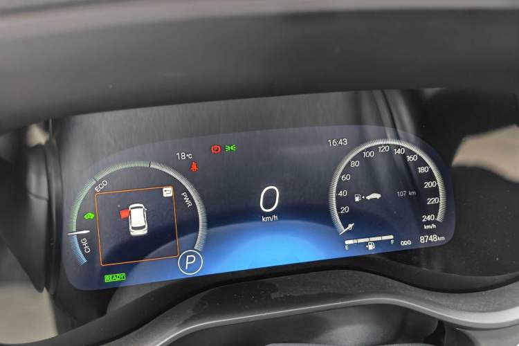 Used Toyota Granvia 2024 2.5L Hybrid Prestige ULTRA Edition Odometer Close Up
