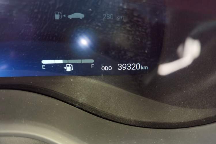 Used Toyota Granvia 2024 2.5L Hybrid Prestige PLUS Four-Wheel Drive Version Odometer Close Up