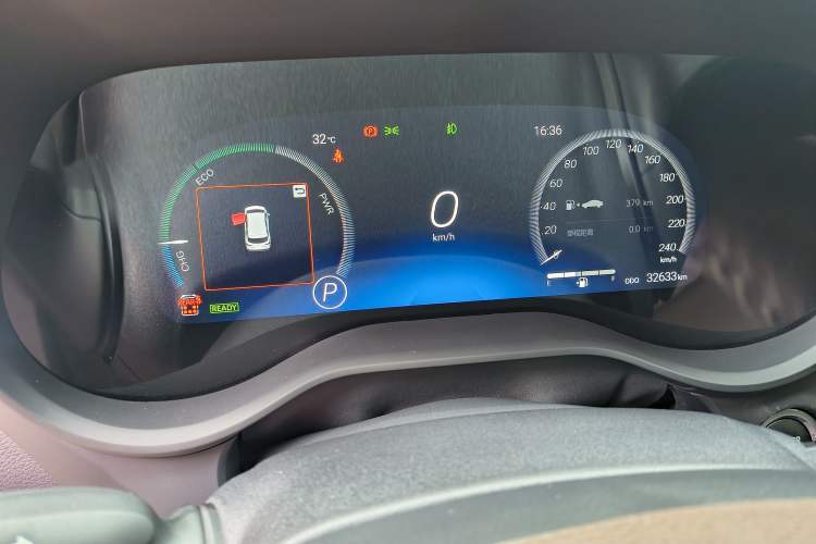 Used Toyota Granvia 2024 2.5L Hybrid Prestige PLUS Four-Wheel Drive Version Odometer Close Up