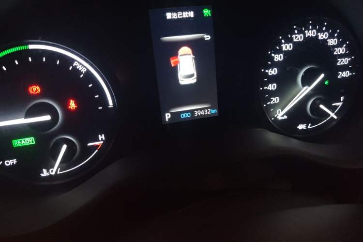 Used Toyota Granvia 2024 2.5L Hybrid Comfort Edition Odometer Close Up