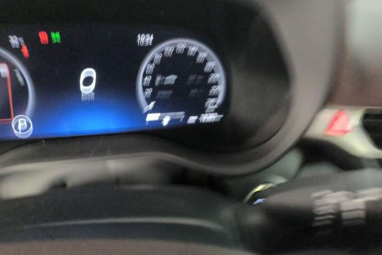 Used Toyota Granvia 2024 2.5L Hybrid Prestige PLUS Four-Wheel Drive Version Odometer Close Up
