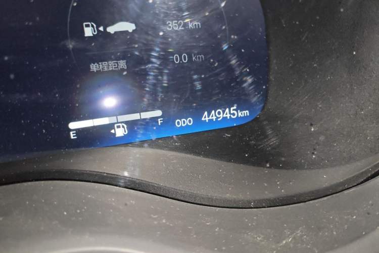 Used Toyota Granvia 2024 2.5L Hybrid Prestige PLUS Edition Odometer Close Up