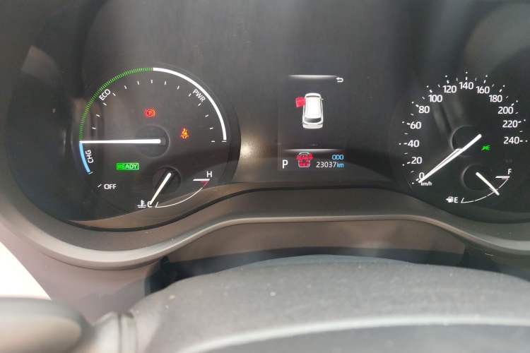 Used Toyota Granvia 2024 2.5L Hybrid Comfort Edition Odometer Close Up