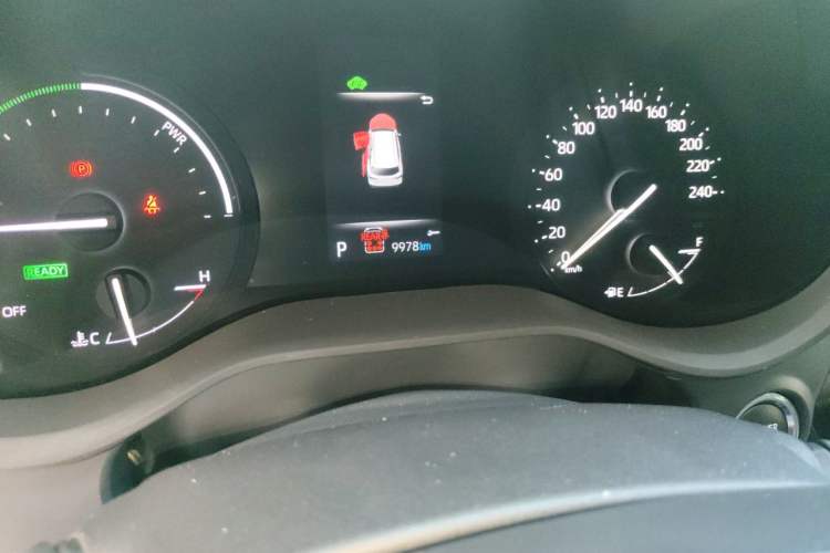 Used Toyota Granvia 2024 2.5L Hybrid Luxury Edition Odometer Close Up