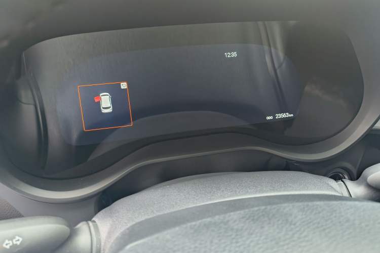 Used Toyota Granvia 2024 2.5L Hybrid Prestige PLUS Four-Wheel Drive Version Odometer Close Up