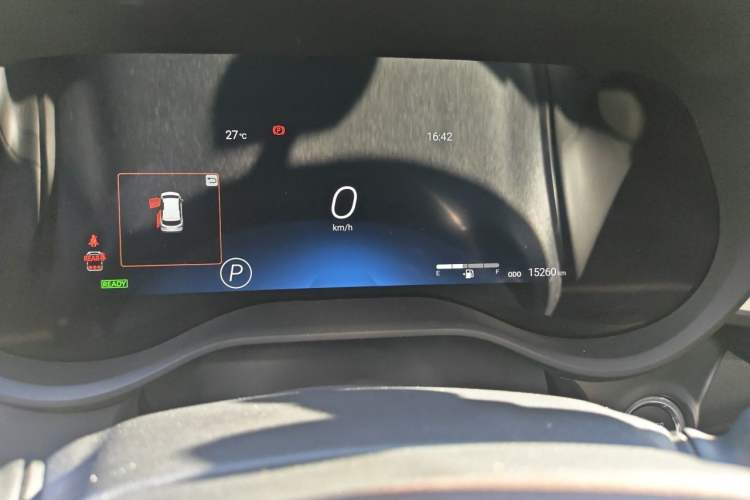 Used Toyota Granvia 2024 2.5L Hybrid Prestige PLUS Four-Wheel Drive Version Odometer Close Up