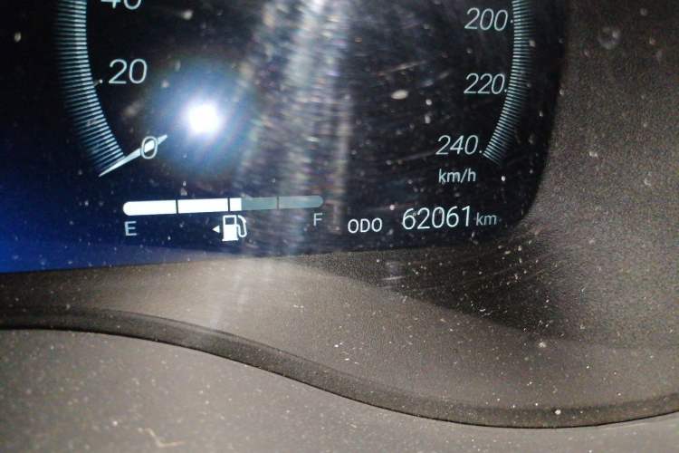 Used Toyota Granvia 2024 2.5L Hybrid Prestige PLUS Edition Odometer Close Up