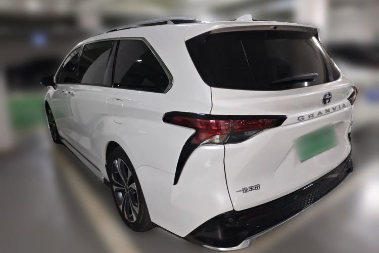 Used Toyota Granvia 2024 2.5L Hybrid Luxury Edition Rear Left 45 Deg