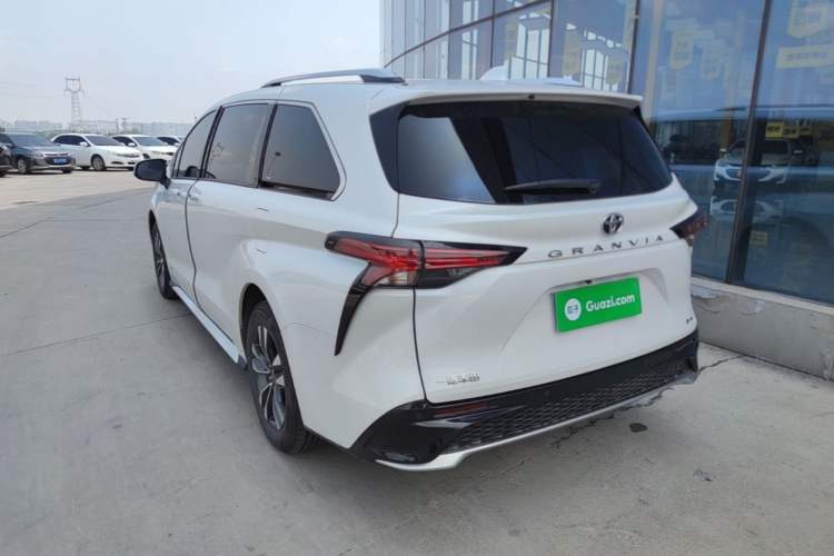 Used Toyota Granvia 2024 2.5L Hybrid Luxury Edition Rear Left 45 Deg