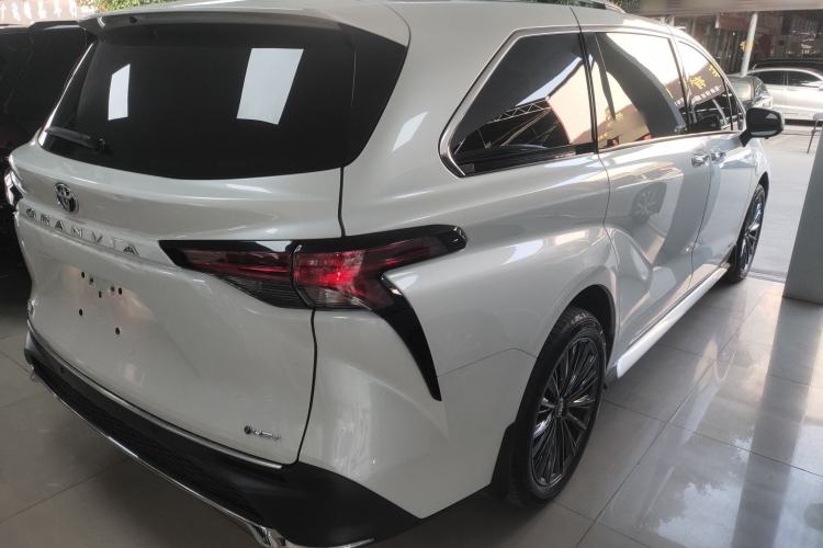 Used Toyota Granvia 2024 2.5L Hybrid Comfort Edition Rear Right 45 Deg