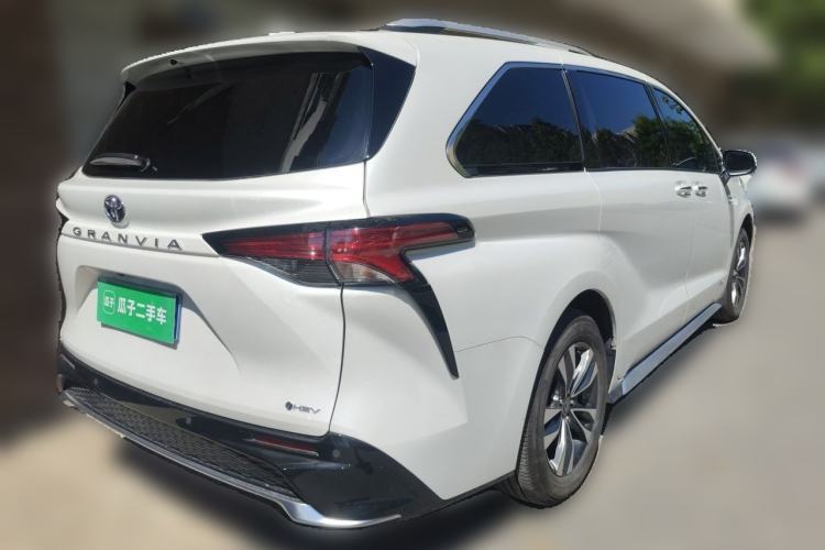 Used Toyota Granvia 2024 2.5L Hybrid Luxury Edition Rear Right 45 Deg