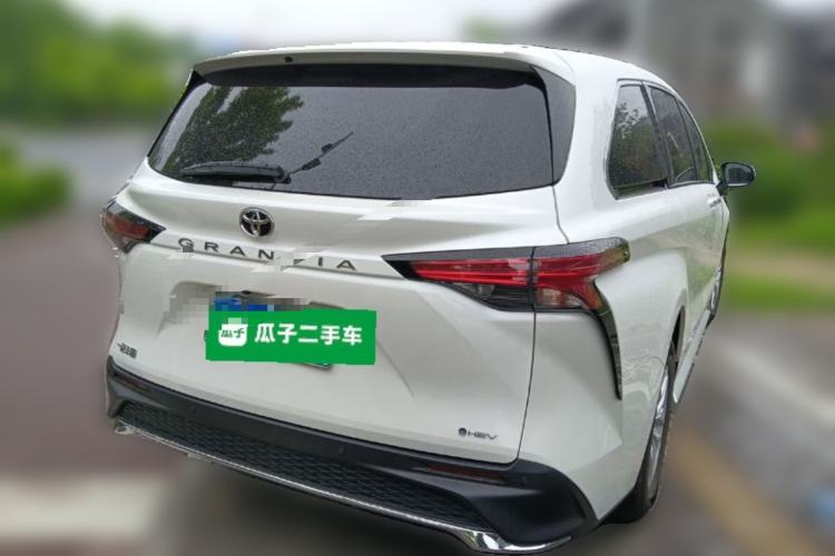 Used Toyota Granvia 2024 2.5L Hybrid Comfort Edition Rear Right 45 Deg