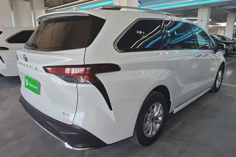 Used Toyota Granvia 2024 2.5L Hybrid Comfort Edition Rear Right 45 Deg