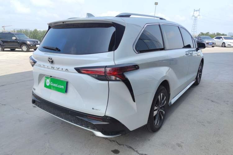 Used Toyota Granvia 2024 2.5L Hybrid Luxury Edition Rear Right 45 Deg