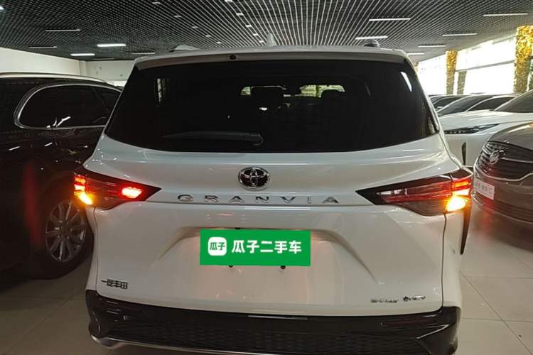 Used Toyota Granvia 2024 2.5L Hybrid Prestige PLUS Four-Wheel Drive Version Rear