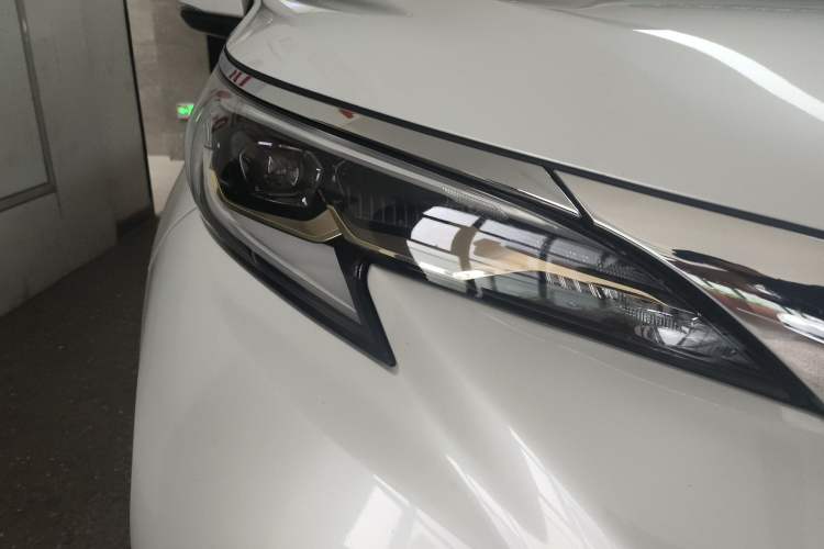 Used Toyota Granvia 2024 2.5L Hybrid Comfort Edition Right Front Headlight