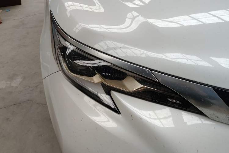 Used Toyota Granvia 2024 2.5L Hybrid Prestige PLUS Four-Wheel Drive Version Right Front Headlight