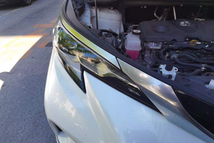 Used Toyota Granvia 2024 2.5L Hybrid Prestige PLUS Four-Wheel Drive Version Right Front Headlight
