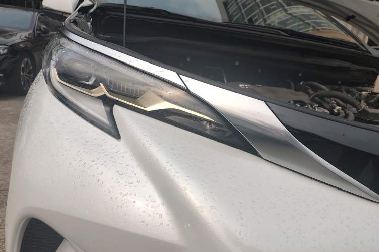 Used Toyota Granvia 2024 2.5L Hybrid Prestige ULTRA Edition Right Front Headlight