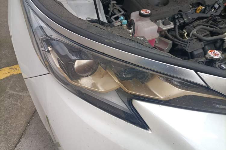 Used Toyota Granvia 2024 2.5L Hybrid Prestige PLUS Edition Right Front Headlight
