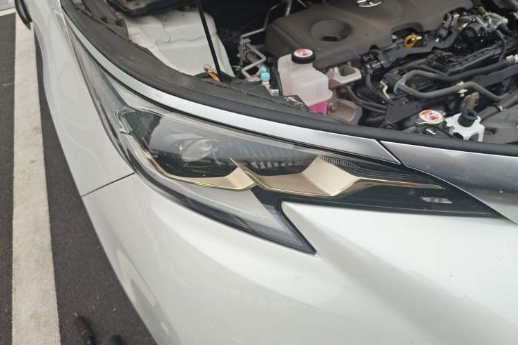 Used Toyota Granvia 2024 2.5L Hybrid Prestige ULTRA Edition Right Front Headlight
