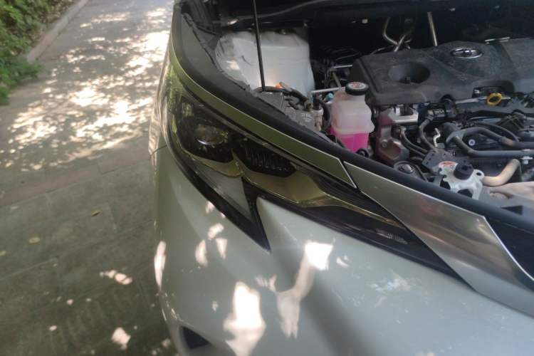 Used Toyota Granvia 2024 2.5L Hybrid Prestige PLUS Four-Wheel Drive Version Right Front Headlight