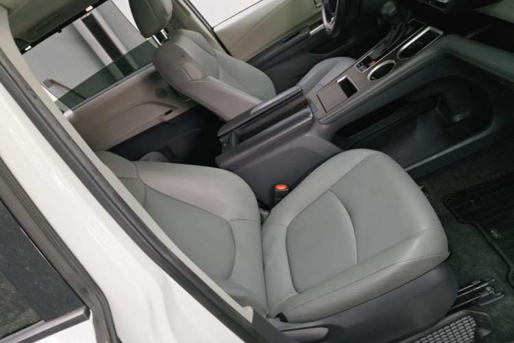 Used Toyota Granvia 2024 2.5L Hybrid Comfort Edition Right Front Seat