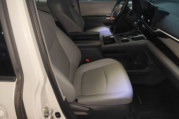 Used Toyota Granvia 2024 2.5L Hybrid Comfort Edition Right Front Seat