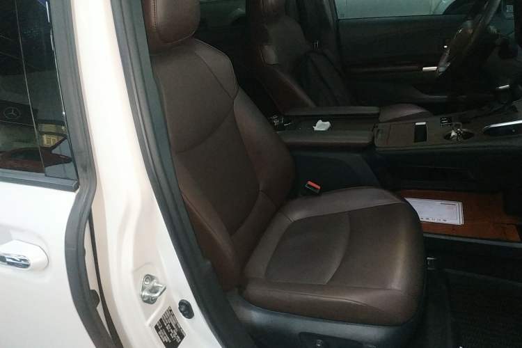 Used Toyota Granvia 2024 2.5L Hybrid Prestige PLUS Four-Wheel Drive Version Right Front Seat