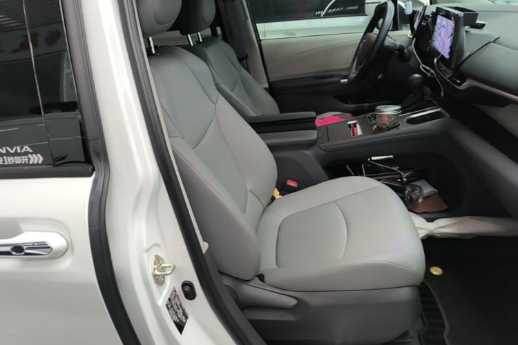 Used Toyota Granvia 2024 2.5L Hybrid Comfort Edition Right Front Seat