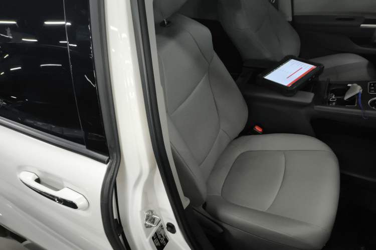 Used Toyota Granvia 2024 2.5L Hybrid Comfort Edition Right Front Seat