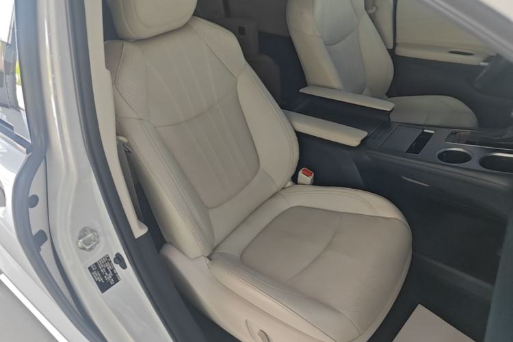 Used Toyota Granvia 2024 2.5L Hybrid Prestige ULTRA Edition Right Front Seat