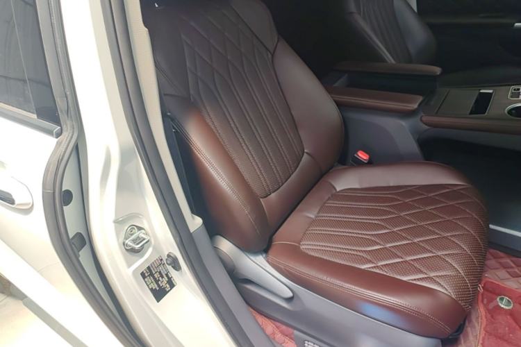 Used Toyota Granvia 2024 2.5L Hybrid Comfort Edition Right Front Seat