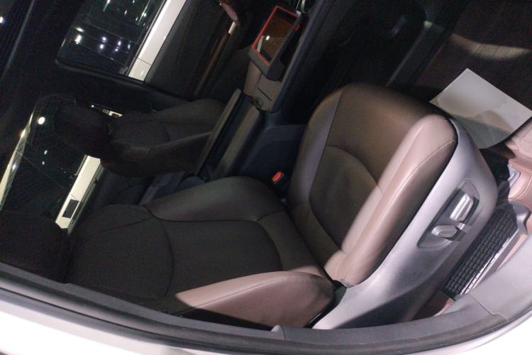 Used Toyota Granvia 2024 2.5L Hybrid Prestige PLUS Four-Wheel Drive Version Right Front Seat