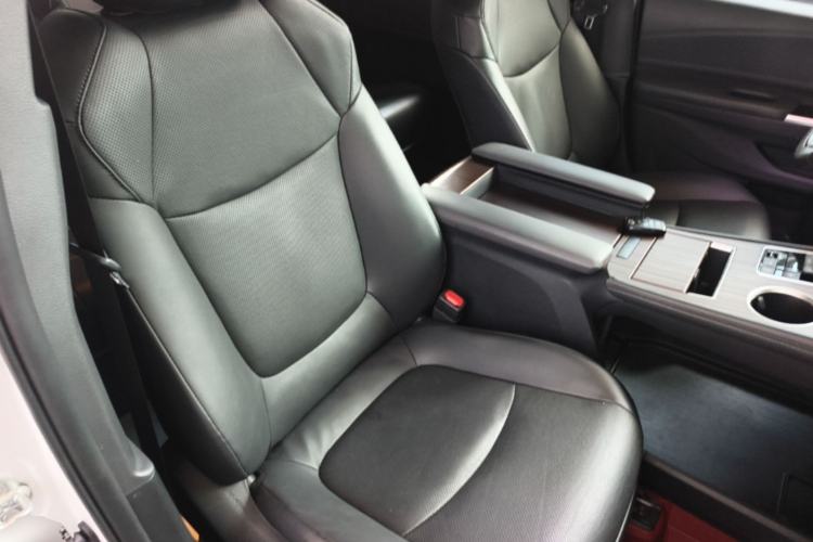 Used Toyota Granvia 2024 2.5L Hybrid Prestige PLUS Edition Right Front Seat