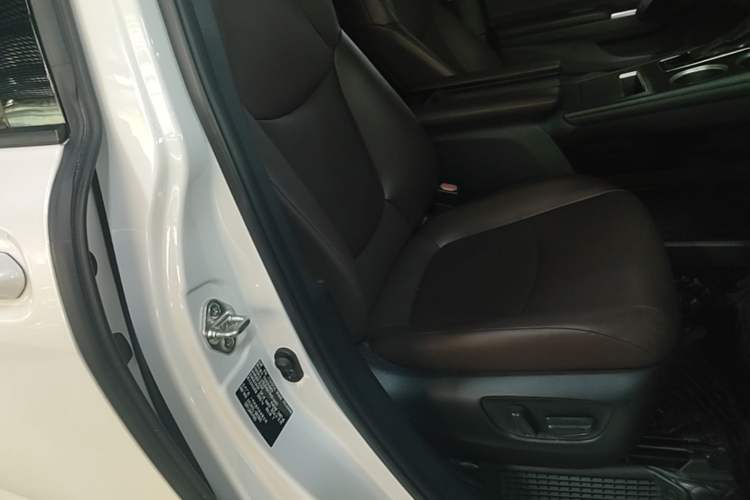 Used Toyota Granvia 2024 2.5L Hybrid Prestige PLUS Four-Wheel Drive Version Right Front Seat