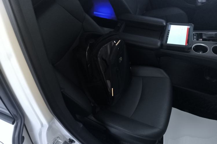 Used Toyota Granvia 2024 2.5L Hybrid Luxury Edition Right Front Seat