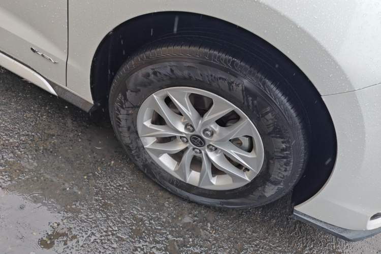 Used Toyota Granvia 2024 2.5L Hybrid Comfort Edition Right Front Wheel Hub
