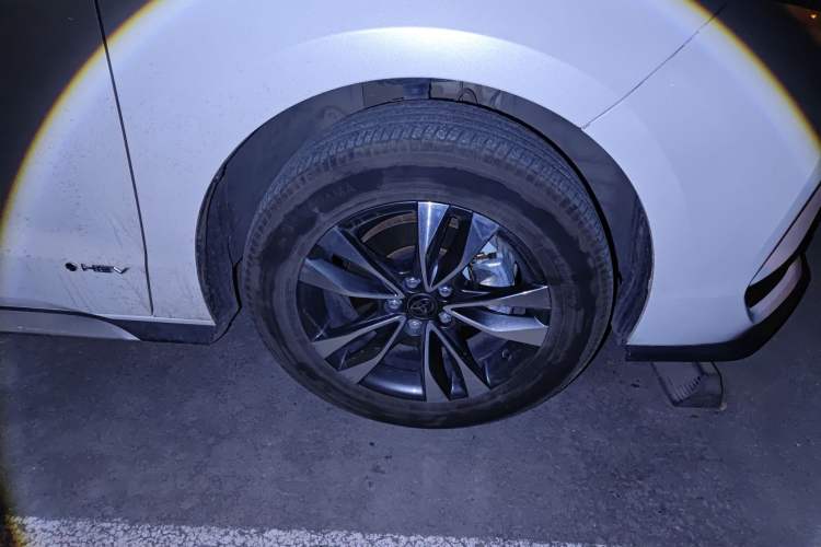 Used Toyota Granvia 2024 2.5L Hybrid Prestige PLUS Four-Wheel Drive Version Right Front Wheel Hub