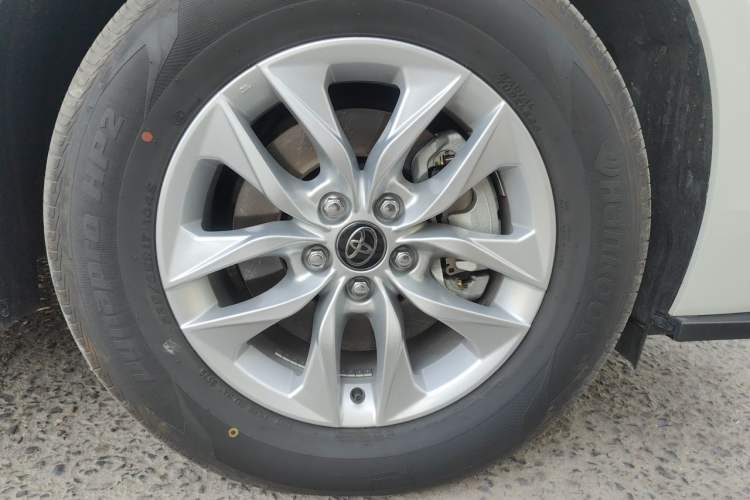 Used Toyota Granvia 2024 2.5L Hybrid Comfort Edition Right Front Wheel Hub