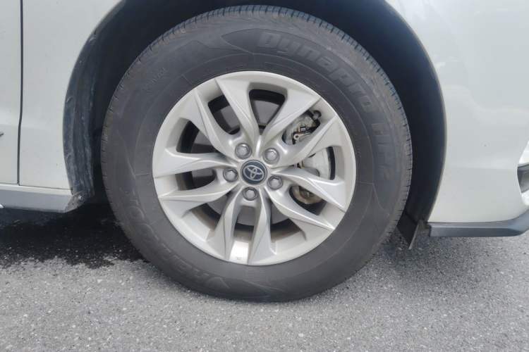 Used Toyota Granvia 2024 2.5L Hybrid Comfort Edition Right Front Wheel Hub