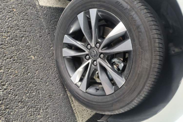 Used Toyota Granvia 2024 2.5L Hybrid Prestige PLUS Four-Wheel Drive Version Right Front Wheel Hub