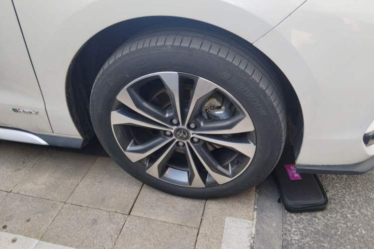 Used Toyota Granvia 2024 2.5L Hybrid Prestige PLUS Edition Right Front Wheel Hub