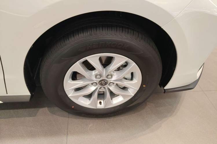 Used Toyota Granvia 2024 2.5L Hybrid Comfort Edition Right Front Wheel Hub