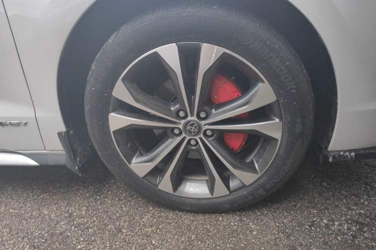 Used Toyota Granvia 2024 2.5L Hybrid Prestige PLUS Edition Right Front Wheel Hub
