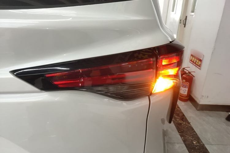 Used Toyota Granvia 2024 2.5L Hybrid Comfort Edition Right Rear Taillight