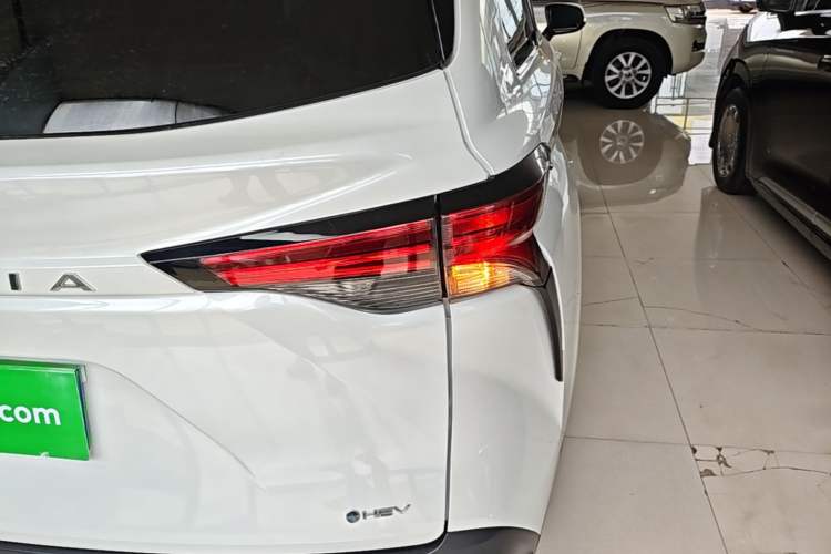 Used Toyota Granvia 2024 2.5L Hybrid Comfort Edition Right Rear Taillight