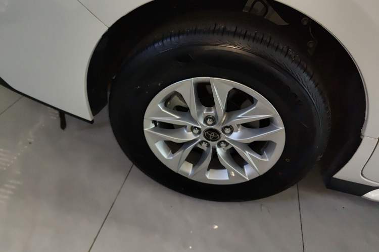 Used Toyota Granvia 2024 2.5L Hybrid Comfort Edition Right Rear Wheel Hub