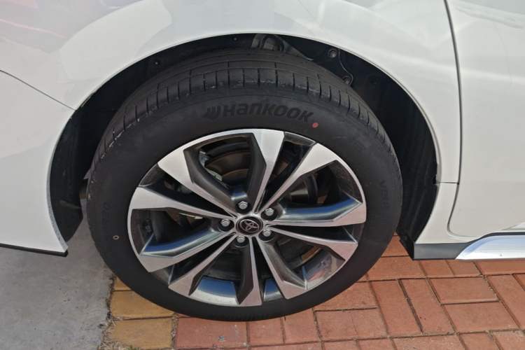 Used Toyota Granvia 2024 2.5L Hybrid Prestige PLUS Edition Right Rear Wheel Hub